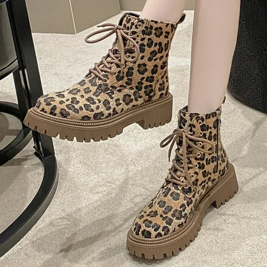 Mia - Leopardmönstrade stövlar