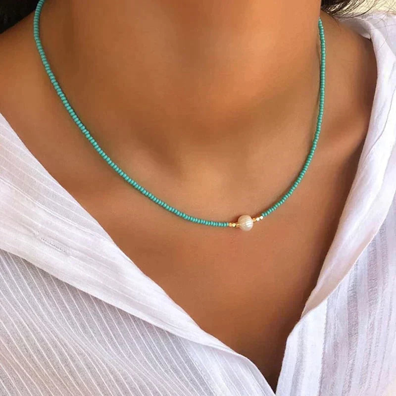 Flevos - pärlprydd choker
