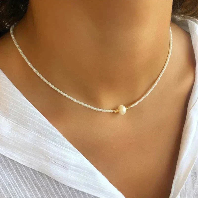 Flevos - pärlprydd choker